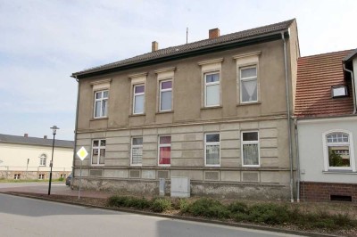 HORN IMMOBILIEN ++ Altentreptow vermietetes Zweifamilienhaus