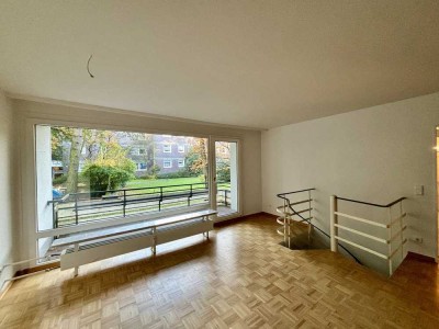 Schöne und vollständig renovierte 4-Raum-EG-Wohnung mit Balkon in Düsseldorf