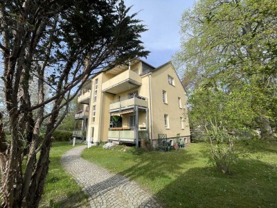 Vermietete Dachgeschosswohnung mit Balkon und Garage