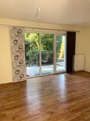 Reihenhaus-Flair: 3-Zimmer-Maisonette in Rosengarten-Leversen mit eigenem Garten und Kellerteil