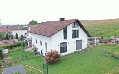 Einfamilienhaus mit ELW – modernisiert, ruhig gelegen, ideal für Familie & Homeoffice