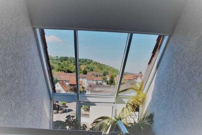 Renovierte 3-Zimmer-DG-Wohnung mit neuer Einbauküche in Wachenheim an der Weinstraße