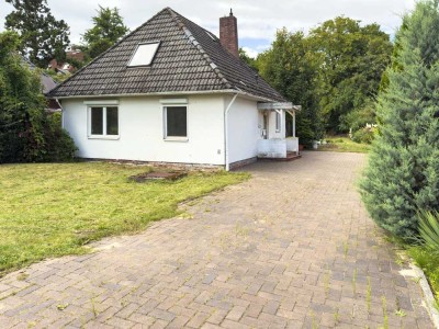 Baugrund für neues Einfamilienhaus oder Altbestand erhalten