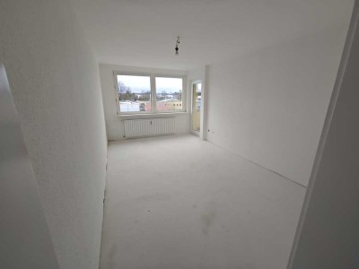 Attraktive und modernisierte 3-Raum-Wohnung mit Balkon in Wolfsburg