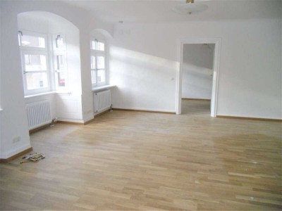 Stilvoll sanierte Altbauwohnung mit Gartennutzung und Stellplatz