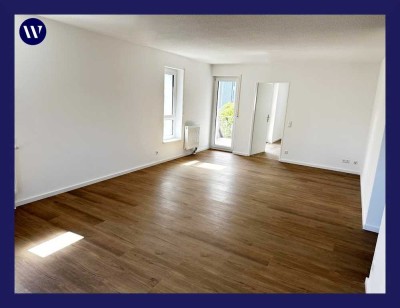 Erstbezug nach Renovierung: 2 Zimmer mit Balkon, neuer Boden, frische Wände, Tageslichtbad