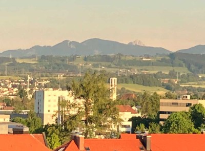 Haubenschloss: Frisch renoviertes Apartment mit Bergblick