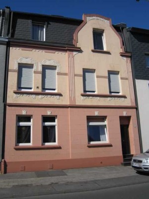 Schöne 3 Zi. Whg  Ob- Alstaden in gepfl. 3 Fam. Haus ideal für 2 Pers.