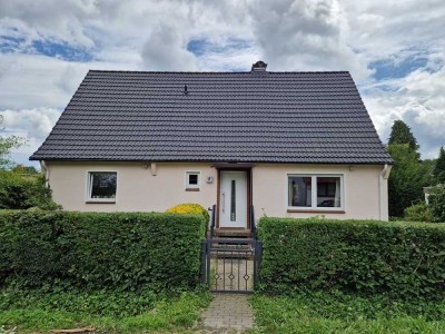 Helle 3 Zimmer-Wohnung in komplett saniertem 2-Familien-Haus in ruhiger Lage