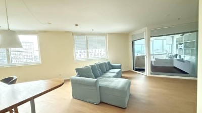 Skytower: 2-Zimmer mit Loggia auf 73 m2!