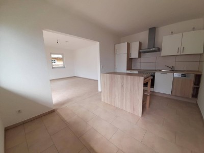 Moderne 2-Zimmer Wohnung mit Balkon und Carport