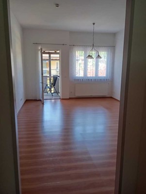 Betreutes Wohnen/ Attraktive 2-Zimmer-Wohnung mit Balkon und Einbauküche in Nie