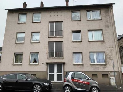 Renovierte Etagenwohnung in zentraler Lage mit Balkon