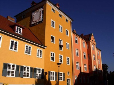 Tolle - helle - ruhige Wohnung mit kleiner Loggia und großer Wohnküche