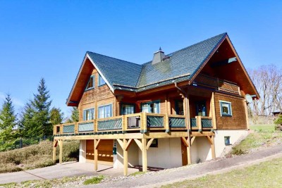Umgeben von der Natur! Exklusives Landhaus im Blockhausstil.