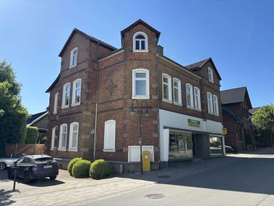 ~~Großzügige modernisierte 4 Zimmer Altbauwohnung im Zentrum~~