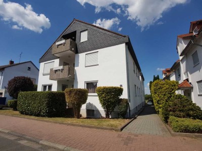 Helle 3-Zimmer-Dachgeschosswohnung mit Loggia und Garage in Ober-Mörlen