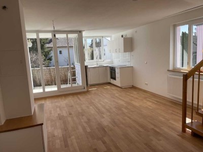 Charmante, helle 4-Zimmer-Maisonette-Wohnung  in Aubing