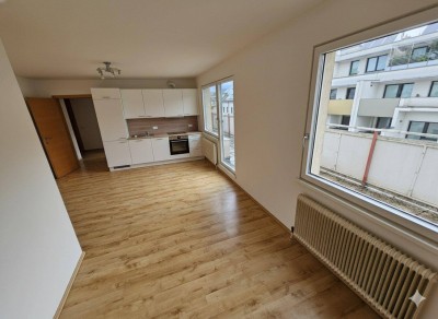 Helle 3 Zimmer Wohnung mit 31m² Terrasse, neue Küche, im fünften Liftstock,Gemeinschaftsgarten &amp; Fitnessraum