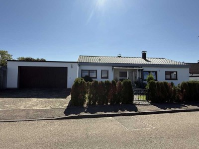 Sehr gepflegtes Einfamilienhaus mit großem Garten!