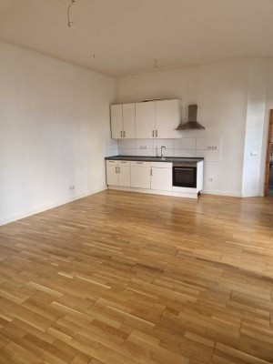 Schöne 2-Raumwohnung mit Eichenparkett und EBK