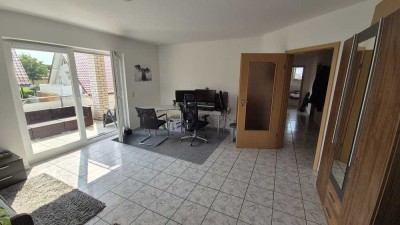 Helle 3-Zimmer-Wohnung mit großem Balkon für Paare, 2-3er-WG, Familien in ruhiger Lage