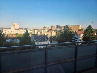 LICHTDURCHFLUTETES MIT GROßEM BALKON UND TOLLEM BLICK