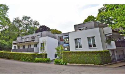Exklusive, neuwertige 3-Raum-Penthouse-Wohnung mit gehobener Innenausstattung mit EBK in Wuppertal