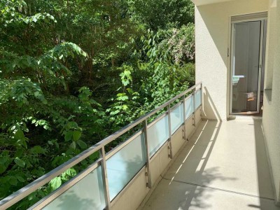 Grüne Oase nähe Luitpoldpark; 4-Zimmer-EG-Wohnung mit geh. Innenausstattung mit Balkon und EBK