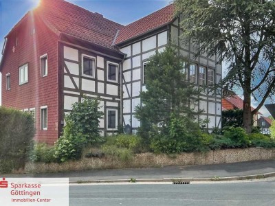 Großzügiges, freies Zweifamilienhaus mit Wintergarten, Garten, Garage und Carport in Jühnde