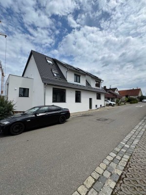 Erstbezug nach Sanierung mit Balkon und Einbauküche: Exklusive 3-Raum-Maisonette-Wohnung