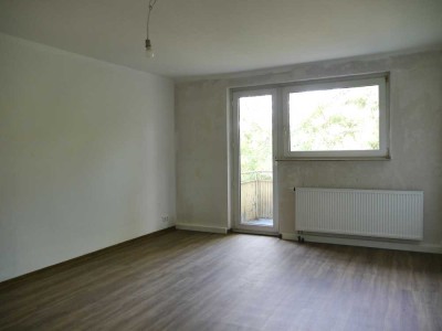 ﻿Schöne 3-Zimmer-Wohnung mit Tageslichtbad und Balkon in Hanau-Großauheim zu vermieten