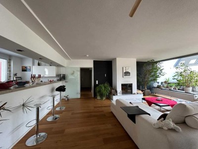 Helle Penthouse Wohnung in Unterbilk mit 2 großzügigen Terrassenbalkonen und auf 2 Etagen