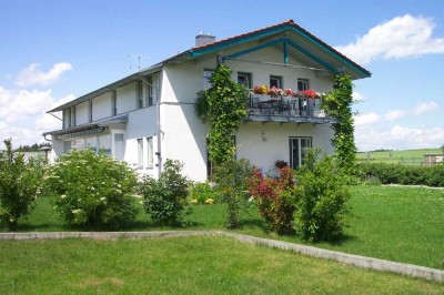 Wohlfühlen in einer sehr schönen Etagenwohnung mit sonnigem Südbalkon.