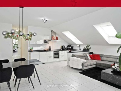 Sonnenlichtdurchflutete 3 ZKB Designwohnung mit EBK, Luxus-Ankleidezimmer, Balkon & Garage