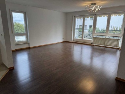 3,5-Zimmer-Wohnung mit Balkon & Garage – ideal für Grenzgänger (Nähe Rafz)