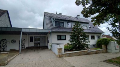 Attraktives Zweifamilienhaus mit moderner Ausstattung, Einliegerwohnung & PV-Anlage – ideal für Fami