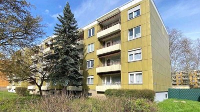 Große 3-Zimmerwohnung mit Balkon in Frankfurt-Nied, wird frei übergeben