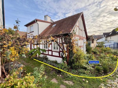 Schönes Fachwerkhaus mit kleinem Garten in ruhiger Lage
