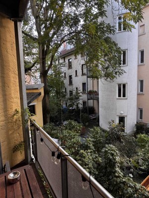 � Charmante Altbauwohnung mit Südbalkon und geräumigen Keller in Bornheim zu verkaufen