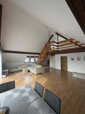 Bad Bergzabern-Zentrum-außergewöhnliche Single-Dachgeschoss-Wohnung