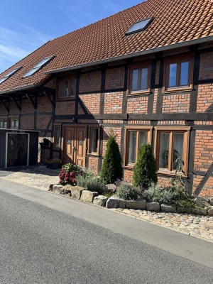 Sanierte 4-Zimmer-Wohnung mit Balkon und Einbauküche in Wolfsburg / alter Teil Mörse