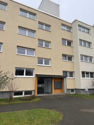 Stilvolle 2-Zimmer-Hochparterre-Wohnung mit Balkon und Einbauküche in Stuttgart