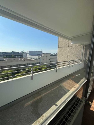 Renovierte 2 Zimmerwohnung mit Balkon in Neuss
