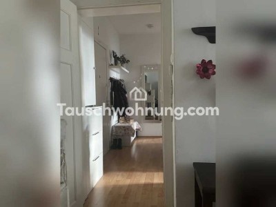 Tauschwohnung: Gemütliche 2-Zimmer Wohnung mit Badewanne und Fenster