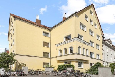 LIST: Attraktive 2 Zi.-Altbauwohnung mit Balkon in Bestlage