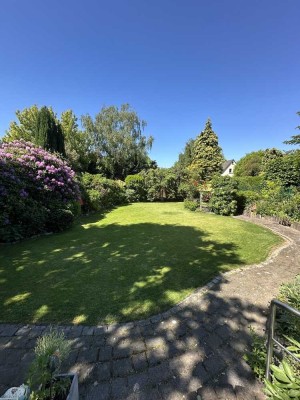 Traumwohnung mit großem Garten im Stadtparkviertel !