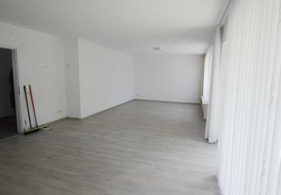 Helle 2-Zimmerwohnung mit Terrasse