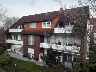 von Privat: Zentrum, Schöne/gepflegte 2-Zi-whg, Dachterrasse, Stellpl.+Garage,Keller,EBK,in Nebenstr