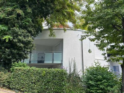 Ruhige 4-Zimmer Wohnung in Durlacher Bestlage im Grünen !